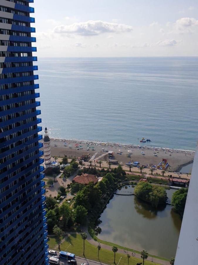 Twins Tower Orbi City Батуми Экстерьер фото