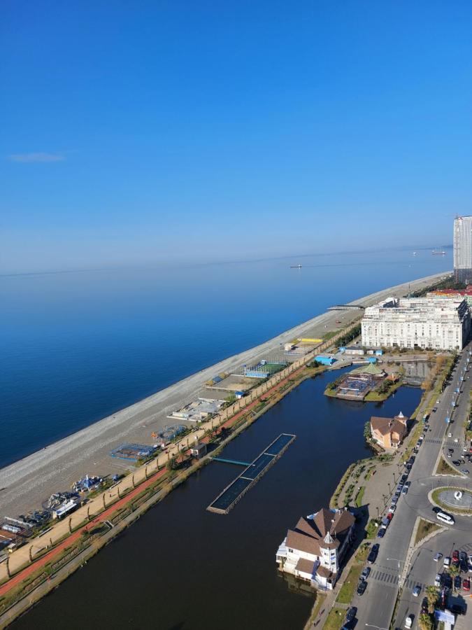 Twins Tower Orbi City Батуми Экстерьер фото