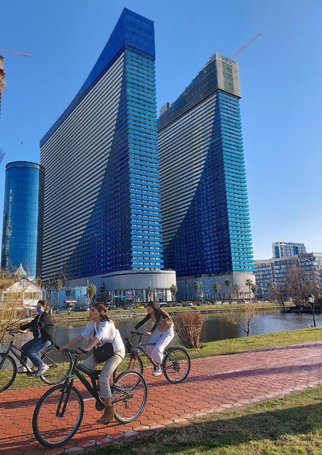 Twins Tower Orbi City Батуми Экстерьер фото