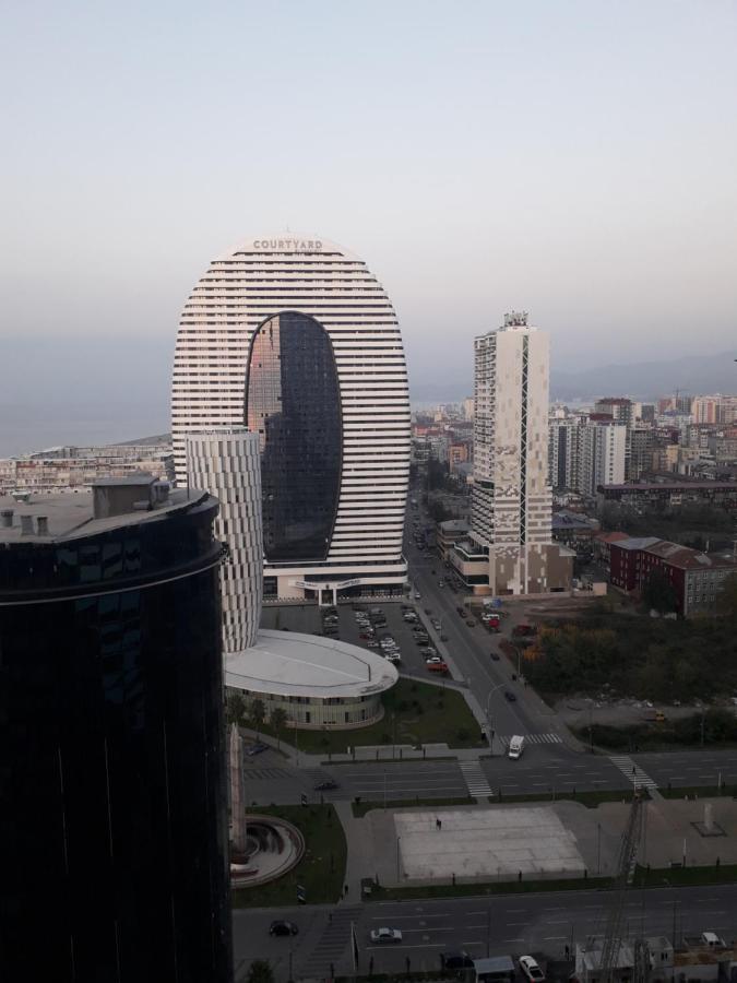 Twins Tower Orbi City Батуми Экстерьер фото